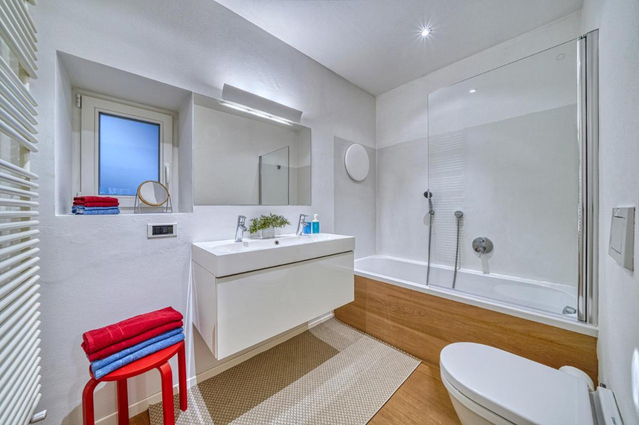 Centrally Located Apartment With Parking Space Caldaro Exterior photo